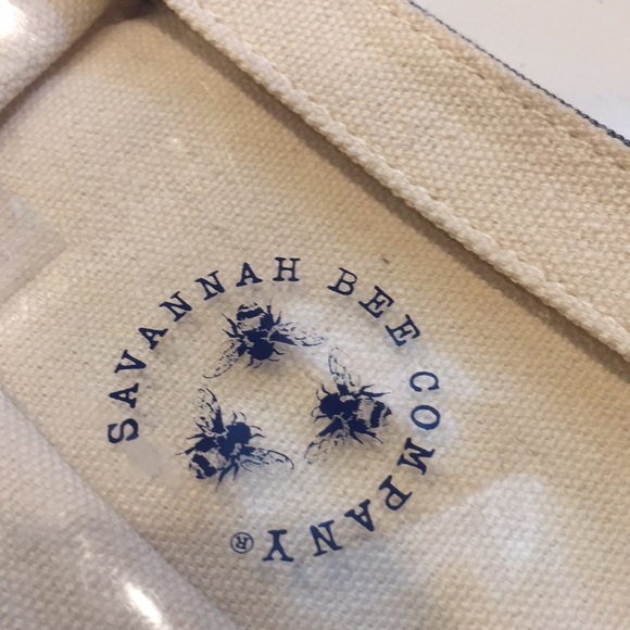 Savannah bee co card holder in good condition - Picture 2 of 7